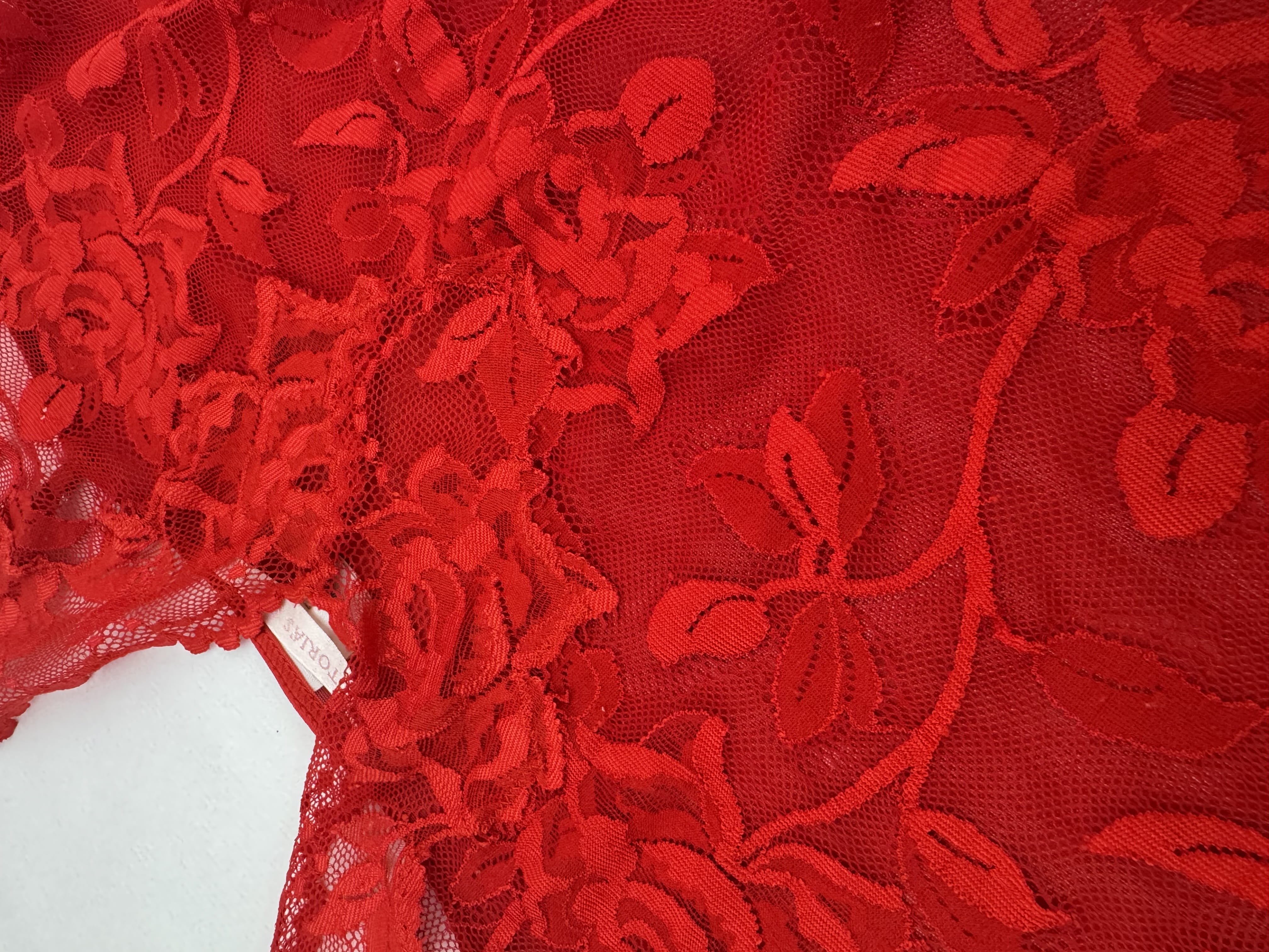 Teddy Rojo Bordado Floral